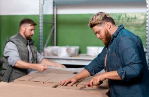 تصویری از روند طراحی و تولید کارتن پستی