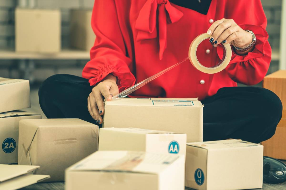 ۵ عامل تأثیرگذار بر قیمت کارتن پستی در بازار امروز