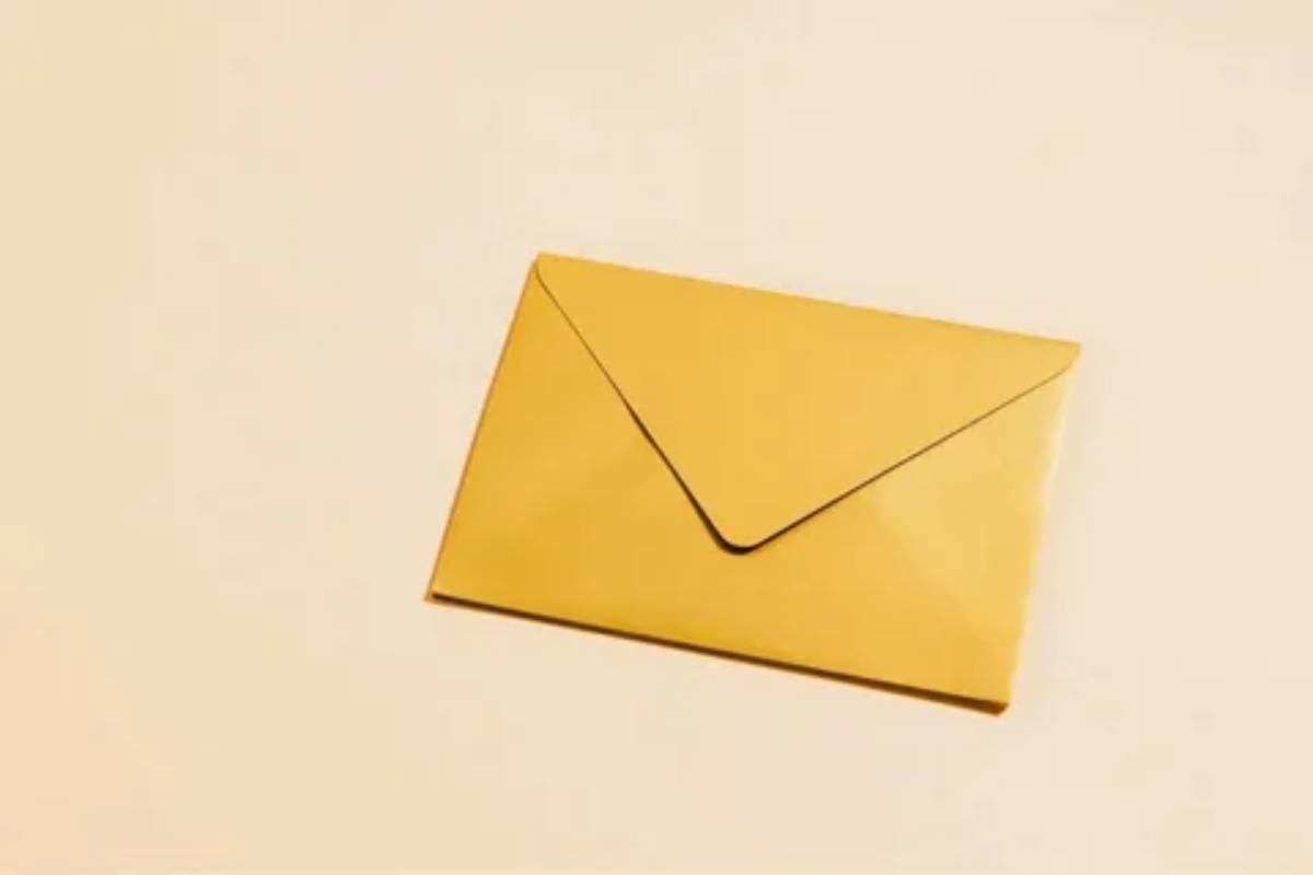 پاکت پستی مناسب ارسال اسناد رسمی کدام است؟